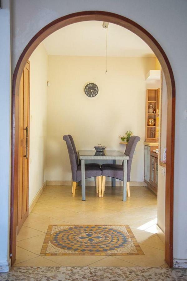Efroni Villa Guesthouse エイラート エクステリア 写真